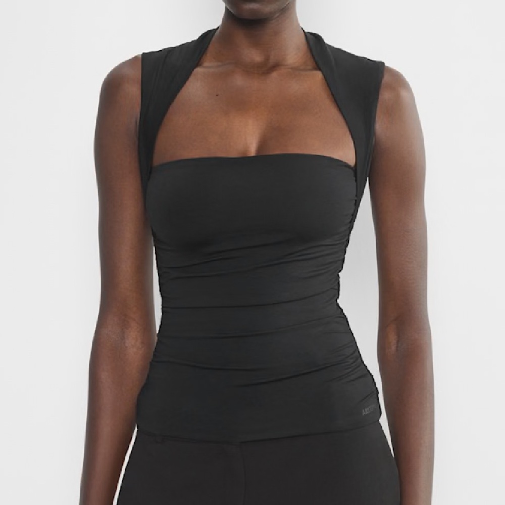 Aritzia Original Contour Flourish Top